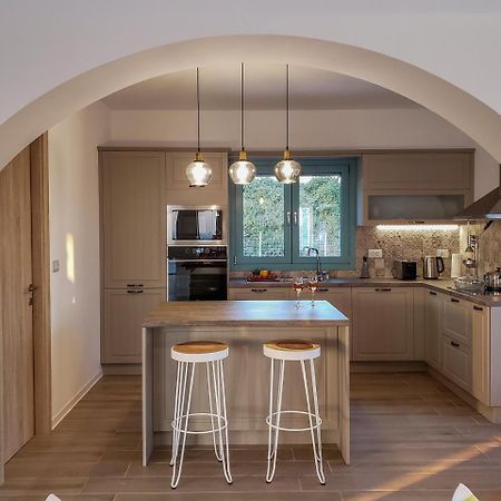 Exclusive Sea View Villa Madelaine Sparta Exterior foto